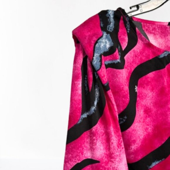 NWT Kate Hewko Runway to Reality Pink/Black Ruffled Sleeve Blouse Top SZ OS - Picture 4 of 11